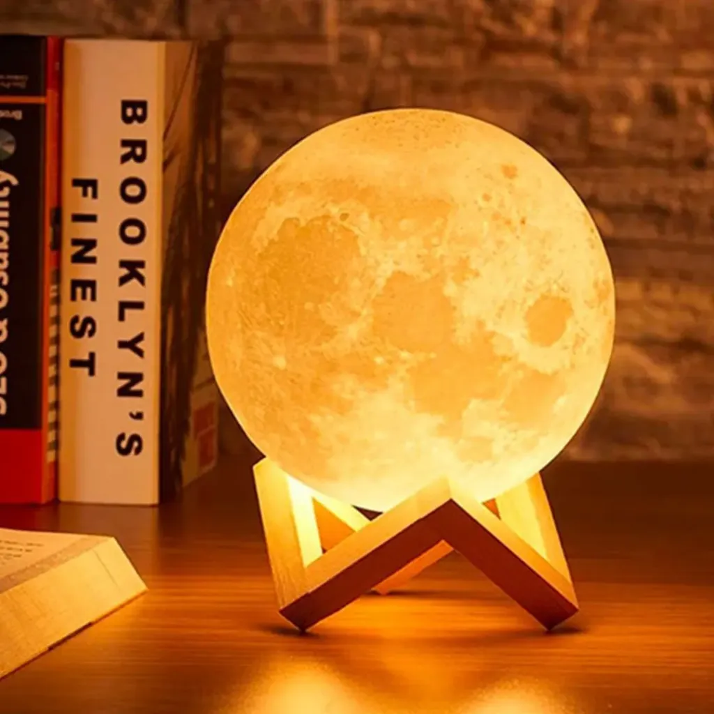 LunarLuxe: The 3D Floating Moon Lamp